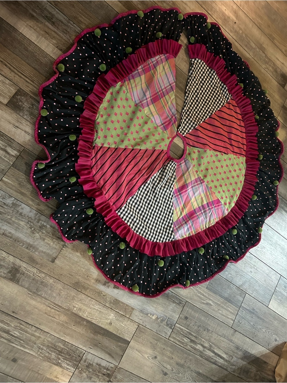 MacKenzie-Childs Fuchsia pink Black Polka Dot Plaid Pom Pom Ruffle tree Skirt